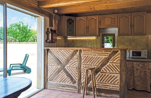 Saint-Pierre-d'Eyraud House | In a small village among the vineyards near Bergerac stands this cottage just two minutes from the D