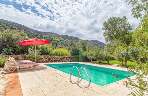Benaojan House | In beautiful green countryside awaits you this charming vacation home with private pool.