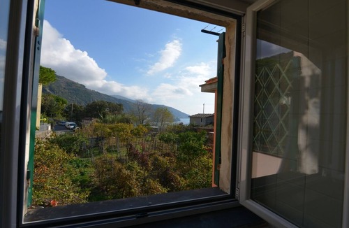 Corniglia Apartment | In Corniglia with balcony