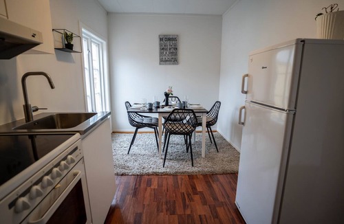 Stavanger Apartment | In Heart of Stavanger BnB with Billiard & Sauna