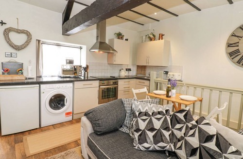 Middleham Cottage | IN & OUT COTTAGE, pet friendly, luxury holiday cottage in Middleham