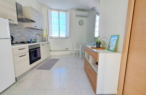 Livorno House | In quiet area, overlooking with sea view, 10 minutes from downtown and the sea