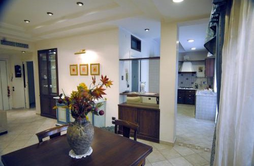 Zona XIX Casal Morena Apartment | In Rome in a delightful 3-person apartment, Deluxe with Jacuzzi