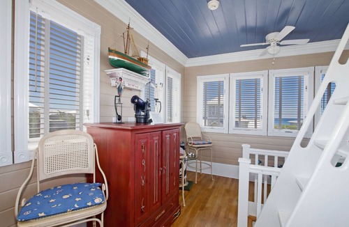 Seaside Cottage | In Seaside Proper, 'Sealink', 4 Houses from Beach, Gulf View