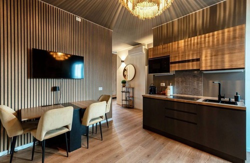 Como Apartment | In the Como Borghi district (10 Floor Flat)