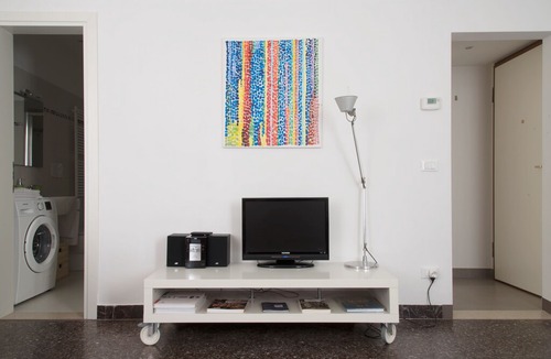 Santa Croce Apartment | In the heart of historic Venice, newly-renovated apartment with A / C and WIFI