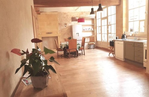 Gaugeac Apartment | In the heart of Monpazier beautiful bright apartment located on the 1st floor