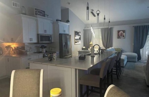 Tarpon Springs House | In the heart of Tarpon Springs 3 minutes away from Sponge Docks and the beach
