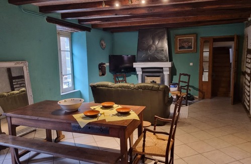 Blesle House | In the historic heart of a listed village and close to a river and C dRand.