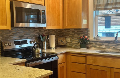 Historic Railroad District House | In the historic railroad district, walking distance to all the best of Ashland!