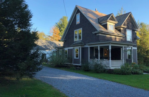 Manchester Center House | In Town Delight!