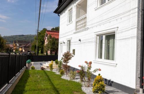 Moisei Villa | Ina Deluxe