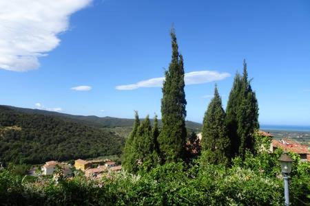 Castagneto Carducci Apartment | Incantevole appartamento con giardino vista mare