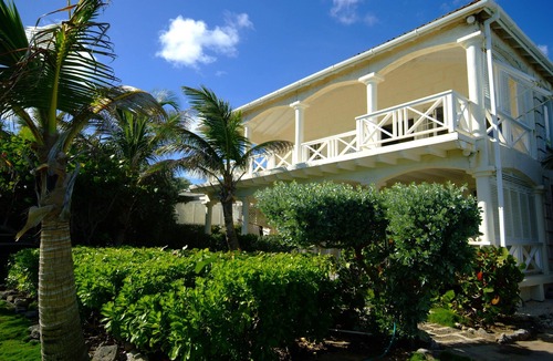 Silver Sands Apartment | Inchcape Seaside Villas right on Silver Sands Beach - House Sunset downstairs