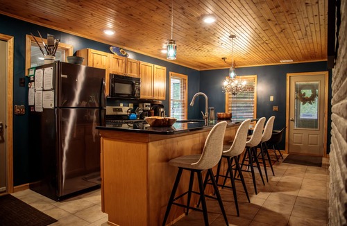 Clarington House | Incorrect rates on VRBO , 399 thru May 23, 449 Summer rates. Plus fees & taxes.