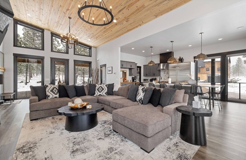 Lead Cabin | Incredible 2-Level Modern Lodge w/Paved Road, Hot Tub, Open Living,Clubhouse