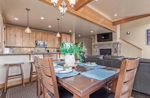 Wildernest House | Incredible 3BR Tranquil Setting & Space to Spare