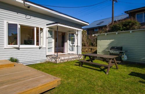 Kaiteriteri House | Incredible Bay Views - Kaiteriteri Bach