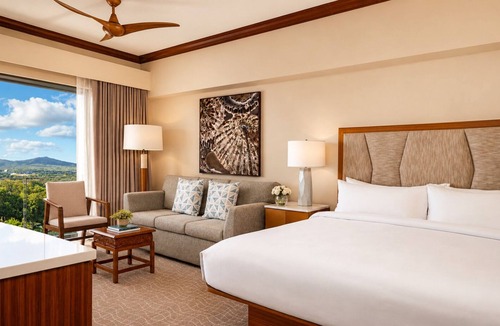 Ko Olina Resort | Incredible Beachfront KoOlina Resort + Luxury Resort Amenities Included. STUDIO