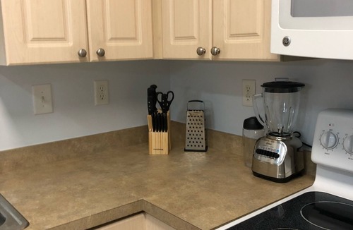 Central Myrtle Beach Condo | Incredible Clean 3 bedroom condo, new furniture, beds, TVs, paint, private Wifi