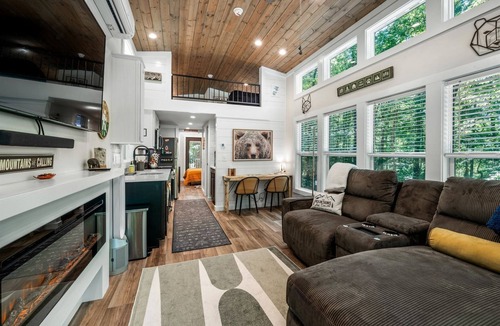 Mentone Cottage | Incredible Cottage with Fire Pit and Stunning Forest Views in Mentore, Alabama