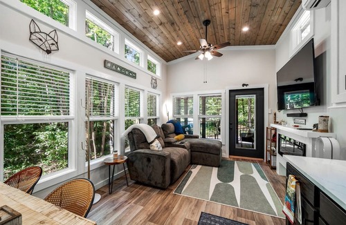 Mentone Cottage | Incredible Cottage with Fire Pit and Stunning Forest Views in Mentore, Alabama