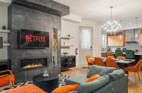 Kensington House | *Incredible Location* |Two King Beds| Free Parking