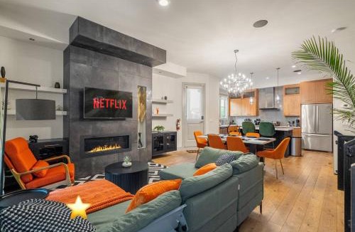 Kensington House | *Incredible Location* |Two King Beds| Free Parking