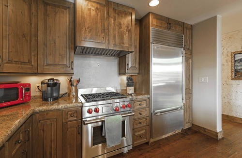 Whitefish House | Incredible luxury townhome in downtown Whitefish! 1 block from all downtown shops and restaurants
