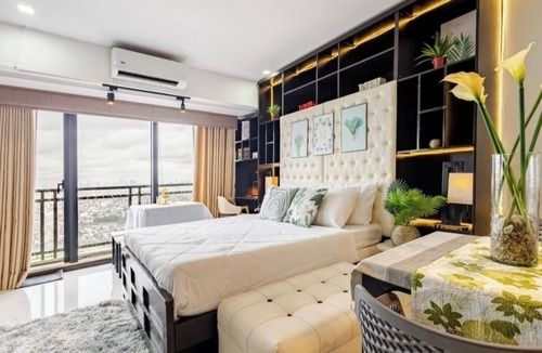 Downtown Condo | Incredible Makati Studio Unit/Stunning view &65"TV