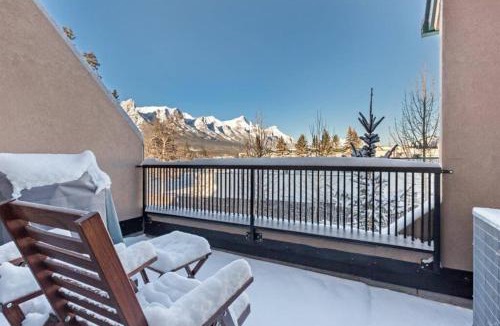 Canmore House | Incredible Mountain View Townhouse in DT Canmore w/A/C & U/A Parking