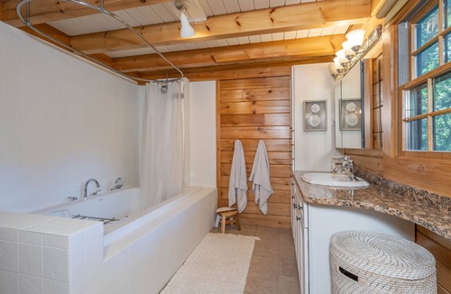 Cutchogue House | Incredible North Fork retreat. Saltwater pool and minutes from the beach.