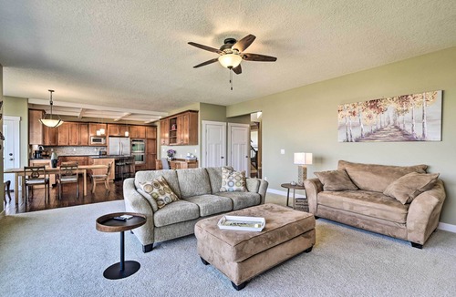 The Dalles House | Incredible Oregon Retreat w/ Private Hot Tub!