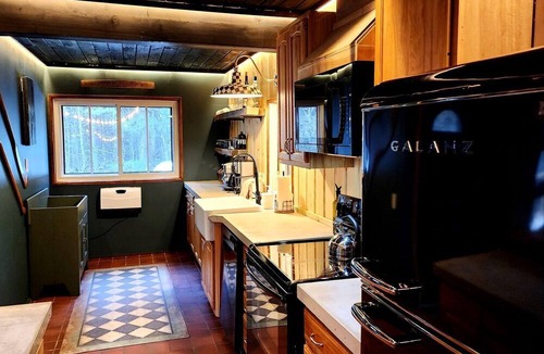 Hammondsport Cabin | Incredible Secluded Cabin with Barrel Sauna, Fire Pit and Deck for an Unforgettable Getaway in the Finger Lakes in New York