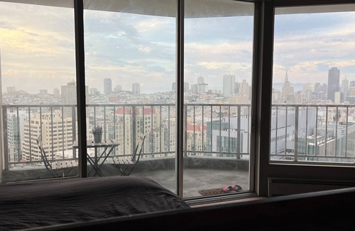 Cathedral Hill Apartment | Incredible SF skyline view hotel liked condo with amenities of a home