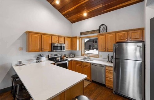 Big Horn Condo | Incredible Ski-Access: 3 Bed Chalet with HotTub