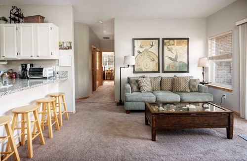 Beaverton House | Incredible Suburban Escape, Open Floor Plan With Wooded Patio, Pet Friendly, Close 2 Vineyards