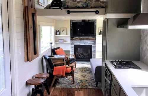Waldport Cabin | Incredible Tiny House with Fireplace in Waldport, Oregon