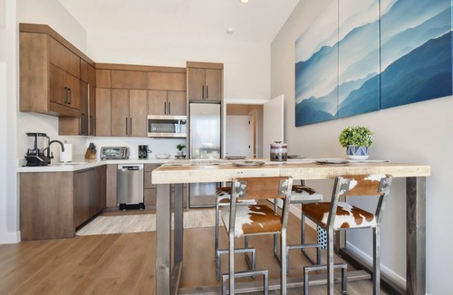 Hideout House | Incredible Views | 2 Kitchens | Garage | Lake Access