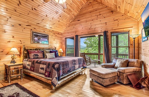 Blue Ridge Cabin | Incredible Views! Pet Friendly, Hot Tub, Fire Pit, Close to Lake!