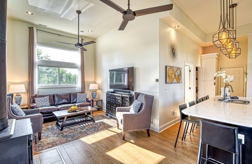 Miller Beach Villa | Incredible Waterfront Villa with Stunning Sights in Gary, Indiana