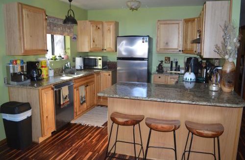 Pinetop House | Incredible Whispering Pines Escape