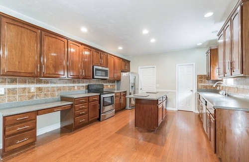 Westfield House | Incredibly Spacious Carmel Home with Fully Equipped Kitchen - 4700 Sq Ft! Pet Friendly! by RedAwning