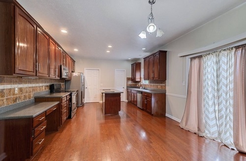 Westfield House | Incredibly Spacious Carmel Home with Fully Equipped Kitchen - 4700 Sq Ft! Pet Friendly! by RedAwning
