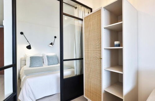 Carre d'Or Apartment | Incroyable vue mer, 2 pièces refait à neuf avec piscine sur le toit/WIFI/AC