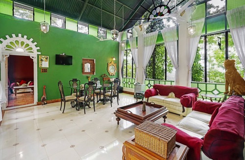 Yercaud Hotel | INDeco Lakeforest