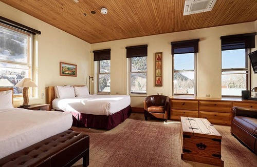 Downtown Hotel | Independence Square Unit 313, Downtown Hotel Room in Aspen with Rooftop Hot Tub