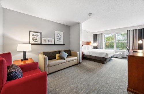 Marinette Hotel | Independence Stay Hotel & Suites