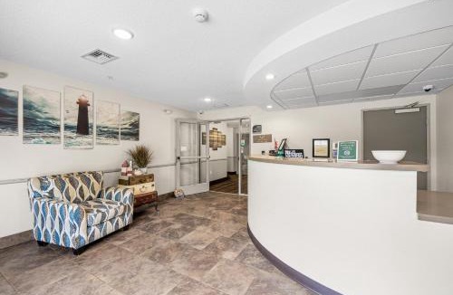 Marinette Hotel | Independence Stay Long Term and Suites