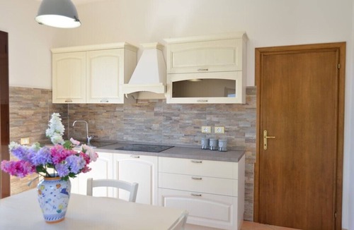 Casale Marittimo Apartment | Independent ground floor apartment with garden, parking space with sea view, 4 pax
